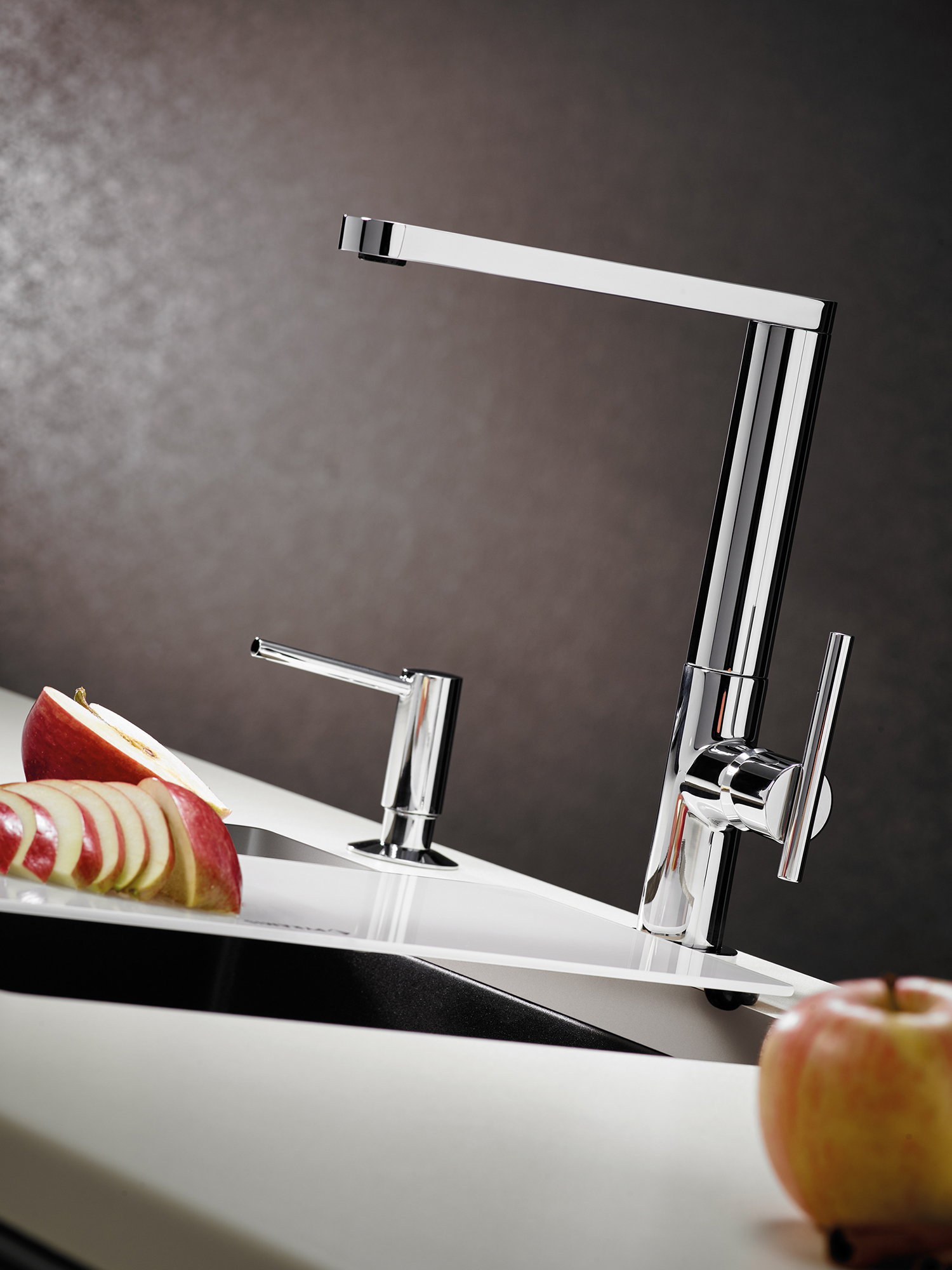 11953_090911701_GRAZIA_KITCHEN_TAP_CHROME_DC_copy